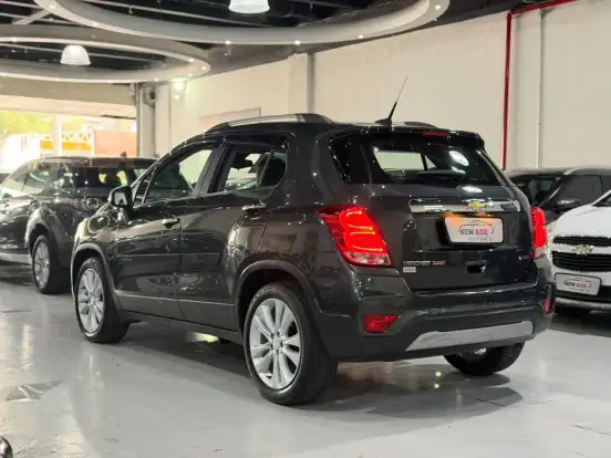 CHEVROLET-TRACKER-2017
