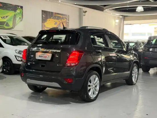 CHEVROLET-TRACKER-2017