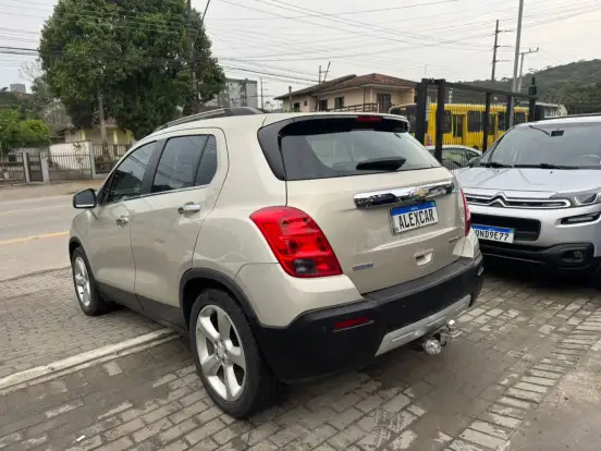 CHEVROLET-TRACKER-2015