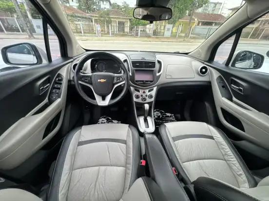 CHEVROLET-TRACKER-2015