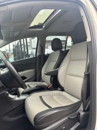 CHEVROLET-TRACKER-2015