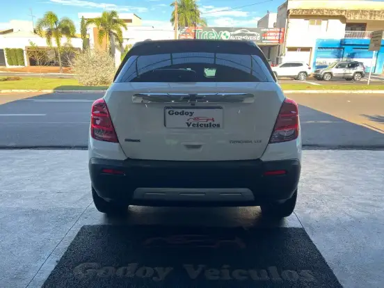 CHEVROLET-TRACKER-2014