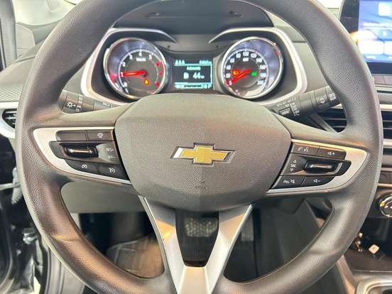 CHEVROLET-TRACKER-2023