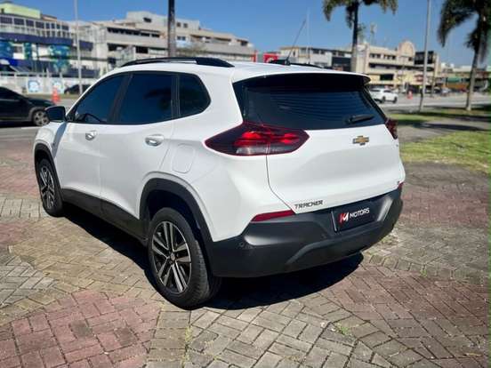 CHEVROLET-TRACKER-2024
