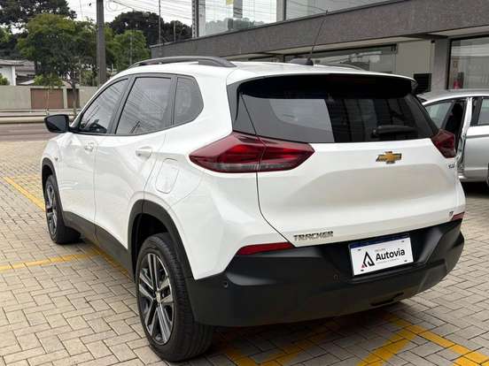 CHEVROLET-TRACKER-2023