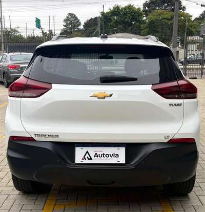 CHEVROLET-TRACKER-2023