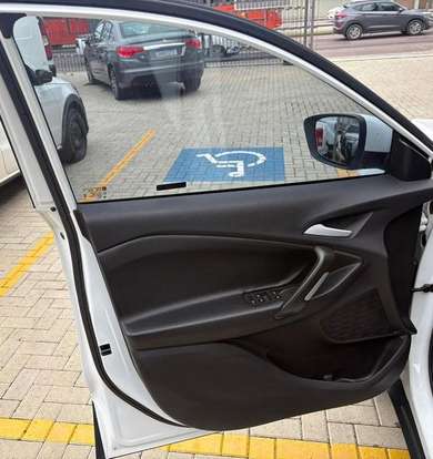 CHEVROLET-TRACKER-2023