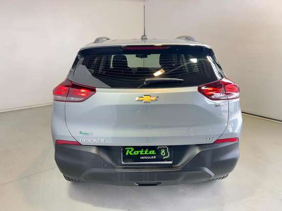 CHEVROLET-TRACKER-2023