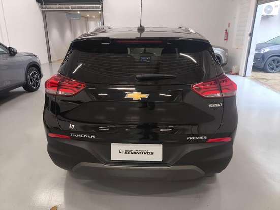 CHEVROLET-TRACKER-2023