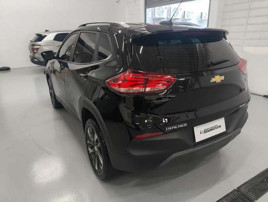 CHEVROLET-TRACKER-2023
