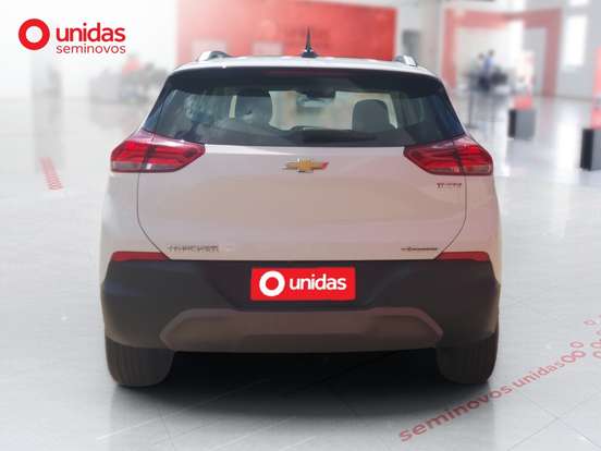 CHEVROLET-TRACKER-2023