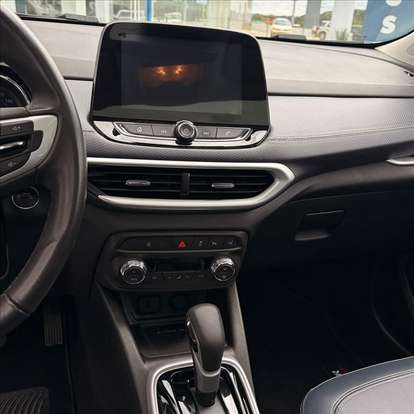 CHEVROLET-TRACKER-2023
