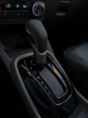 CHEVROLET-TRACKER-2023