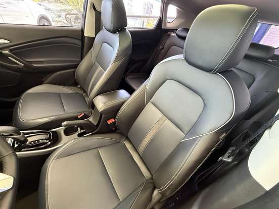 CHEVROLET-TRACKER-2023