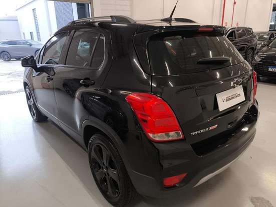 CHEVROLET-TRACKER-2018