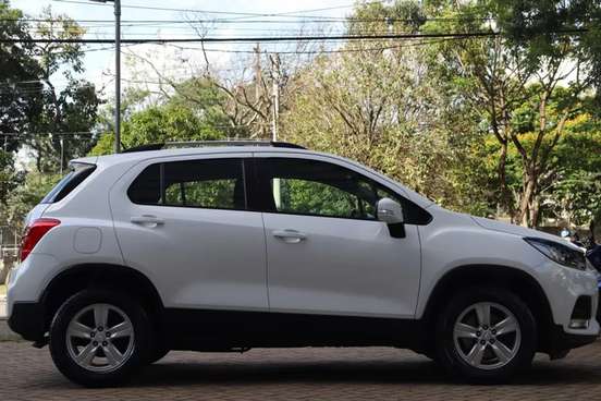 CHEVROLET-TRACKER-2018