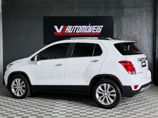 CHEVROLET-TRACKER-2017