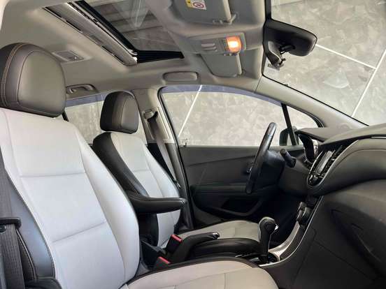 CHEVROLET-TRACKER-2016