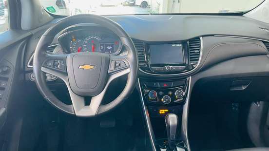 CHEVROLET-TRACKER-2019