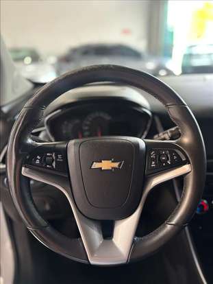 CHEVROLET-TRACKER-2017