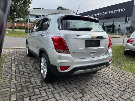 CHEVROLET-TRACKER-2019