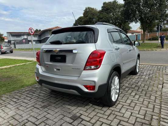 CHEVROLET-TRACKER-2019