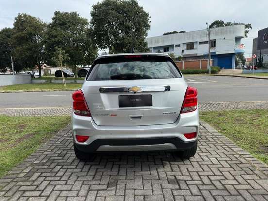 CHEVROLET-TRACKER-2019