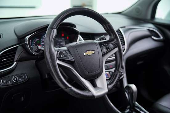 CHEVROLET-TRACKER-2017