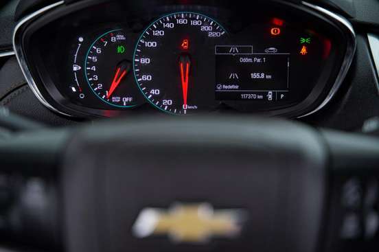CHEVROLET-TRACKER-2017