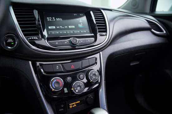 CHEVROLET-TRACKER-2017