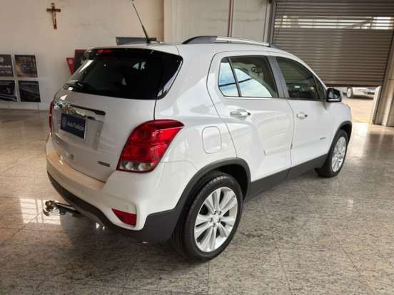 CHEVROLET-TRACKER-2018
