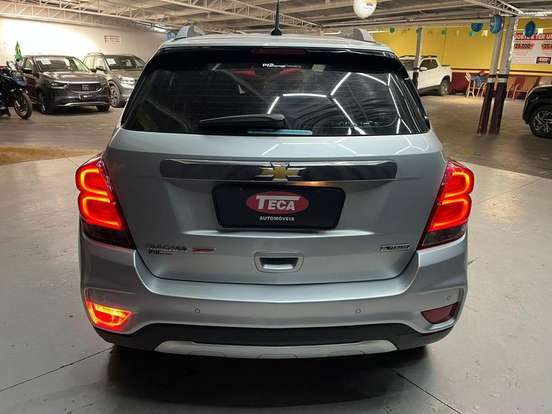 CHEVROLET-TRACKER-2017