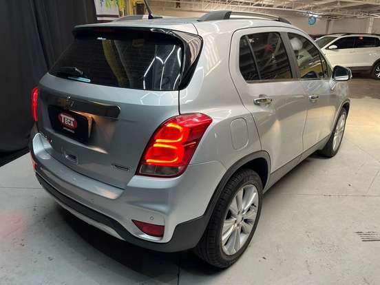 CHEVROLET-TRACKER-2017