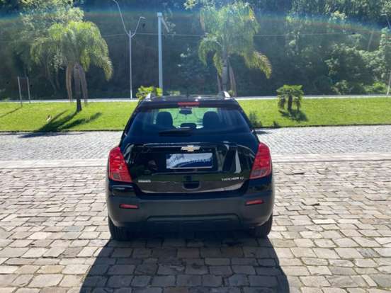 CHEVROLET-TRACKER-2016