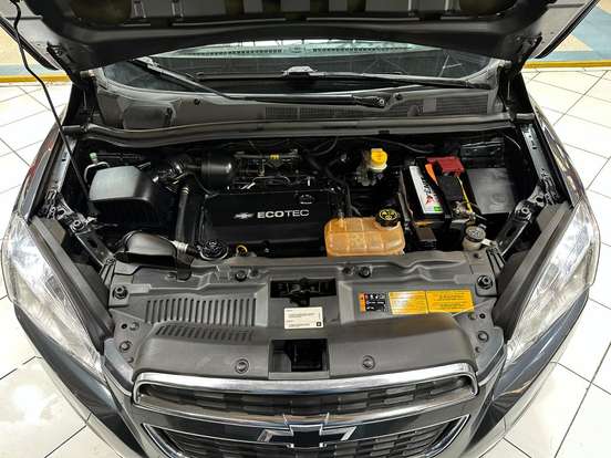 CHEVROLET-TRACKER-2015