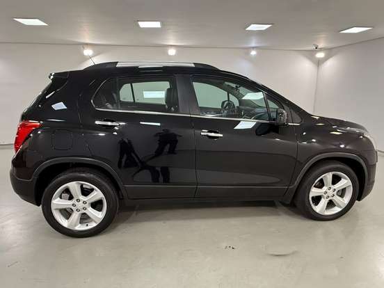 CHEVROLET-TRACKER-2014