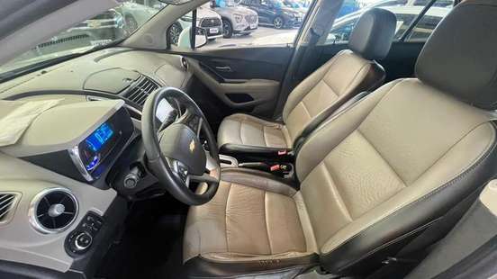 CHEVROLET-TRACKER-2015