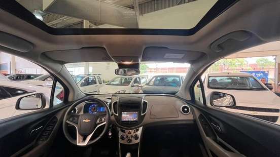 CHEVROLET-TRACKER-2015