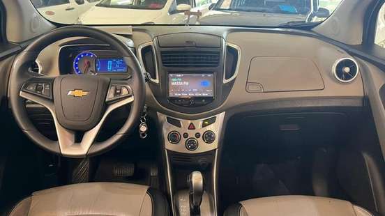 CHEVROLET-TRACKER-2015