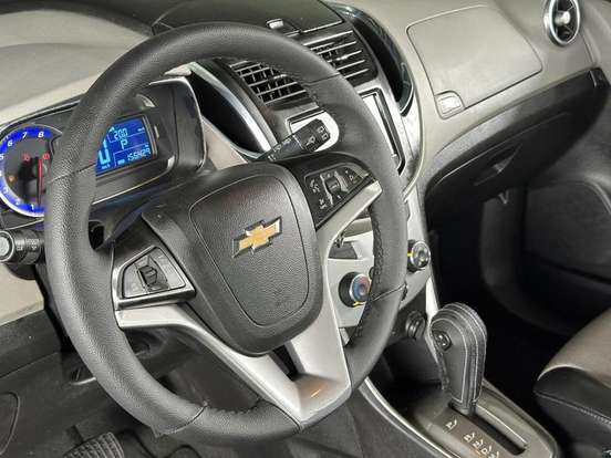 CHEVROLET-TRACKER-2013