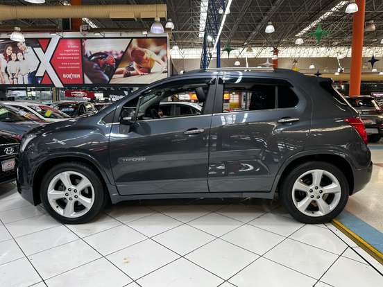 CHEVROLET-TRACKER-2015