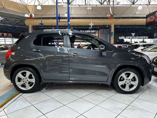 CHEVROLET-TRACKER-2015