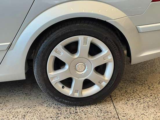CHEVROLET-VECTRA-2.0 MPFI ELEGANCE 8V FLEX 4P AUTOMÁTICO CHEVROLET-VECTRA-2011