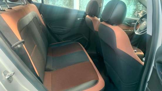 CHEVROLET-ONIX-2017