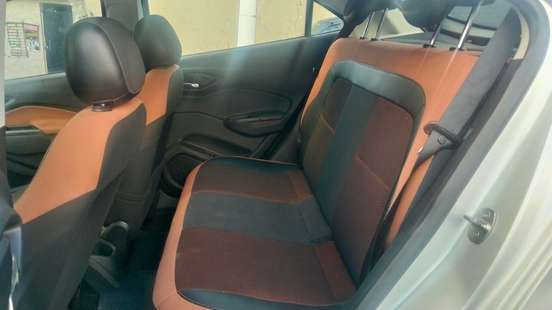 CHEVROLET-ONIX-2017