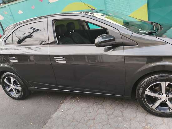 CHEVROLET-ONIX-2018