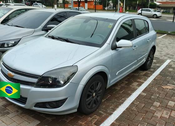 CHEVROLET VECTRA 2.0 MPFI GT HATCH 8V FLEX 4P MANUAL
