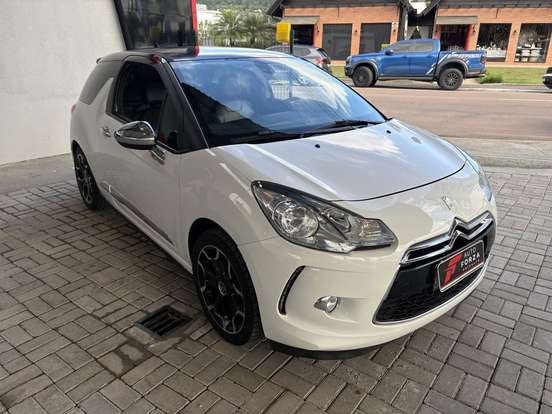 CITROËN-DS3-2012