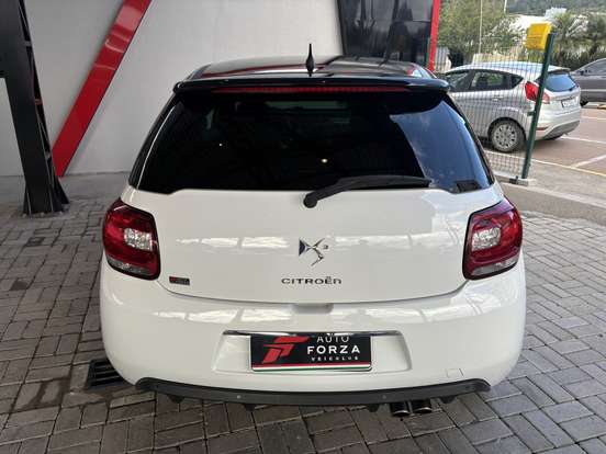 CITROËN-DS3-2012