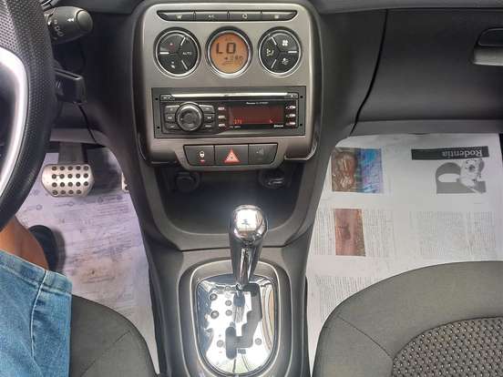 CITROËN-C3-1.6 EXCLUSIVE 16V FLEX 4P AUTOMÁTICO CITROËN-C3-2014